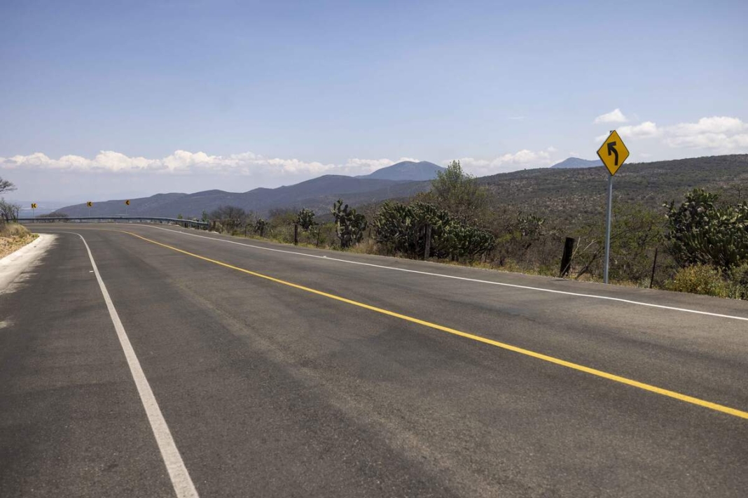 Gobernador entrega segunda etapa de camino a El Sitio, San Juan del Río