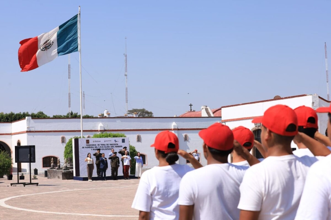 Realizan Ceremonia de Toma de Protesta de Bandera del SMN, Clase 2007