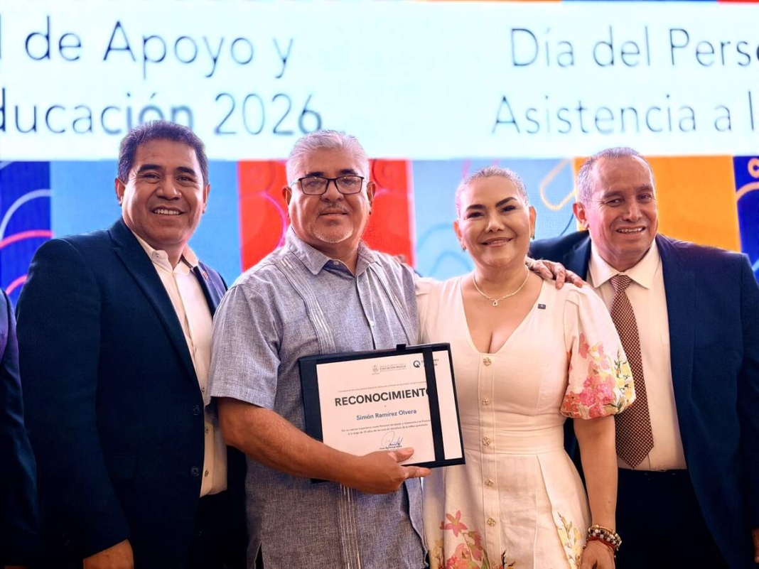Reconoce USEBEQ a más de 500 trabajadores de apoyo a la educación básica en Querétaro