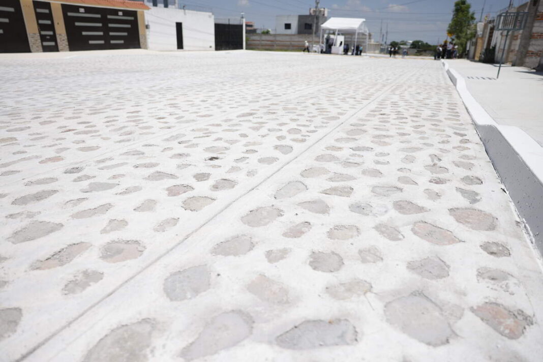 Moderniza Gobierno del Estado más de 100 vialidades de San Juan del Río