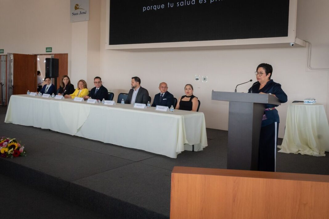 Conmemoran 20 años de la Especialización en Medicina Familiar de SESEQ