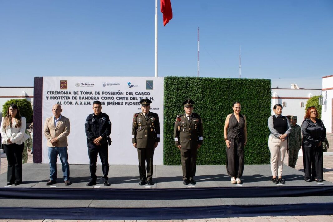 Rinde protesta el coronel Jorge Jiménez Flores como comandante del 7/o. Regimiento Mecanizado La Llave