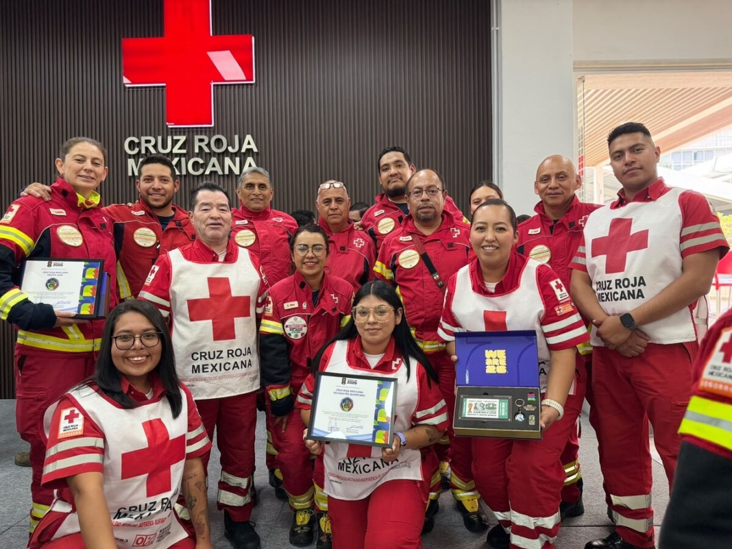 Condecoran a paramédicos de San Juan del Río por operativo de emergencias en el Mundial 2026