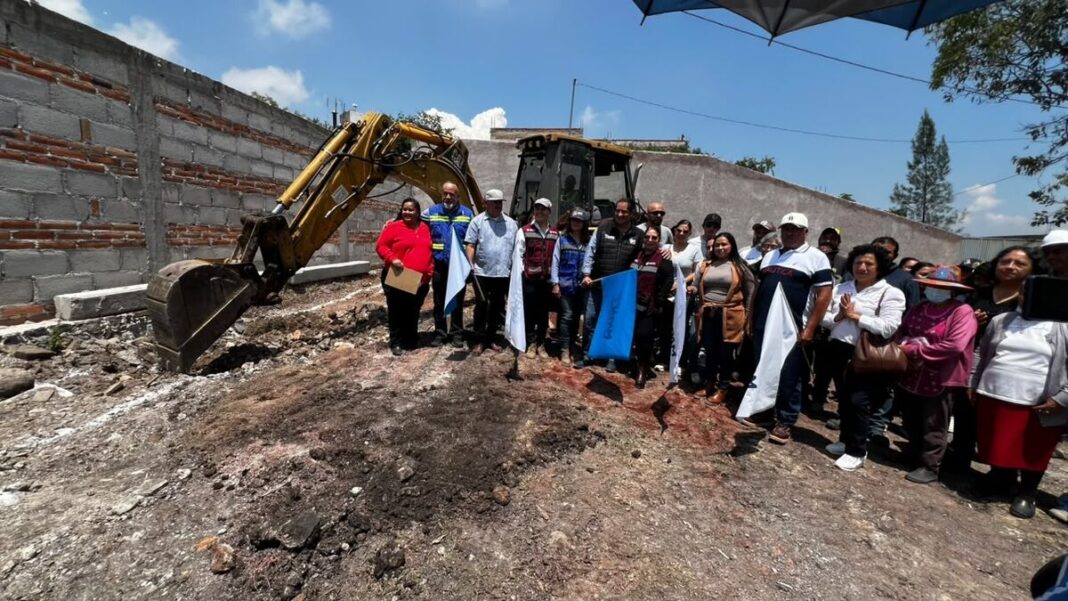 Inician obra ampliación de red de agua potable en Ojo de Agua
