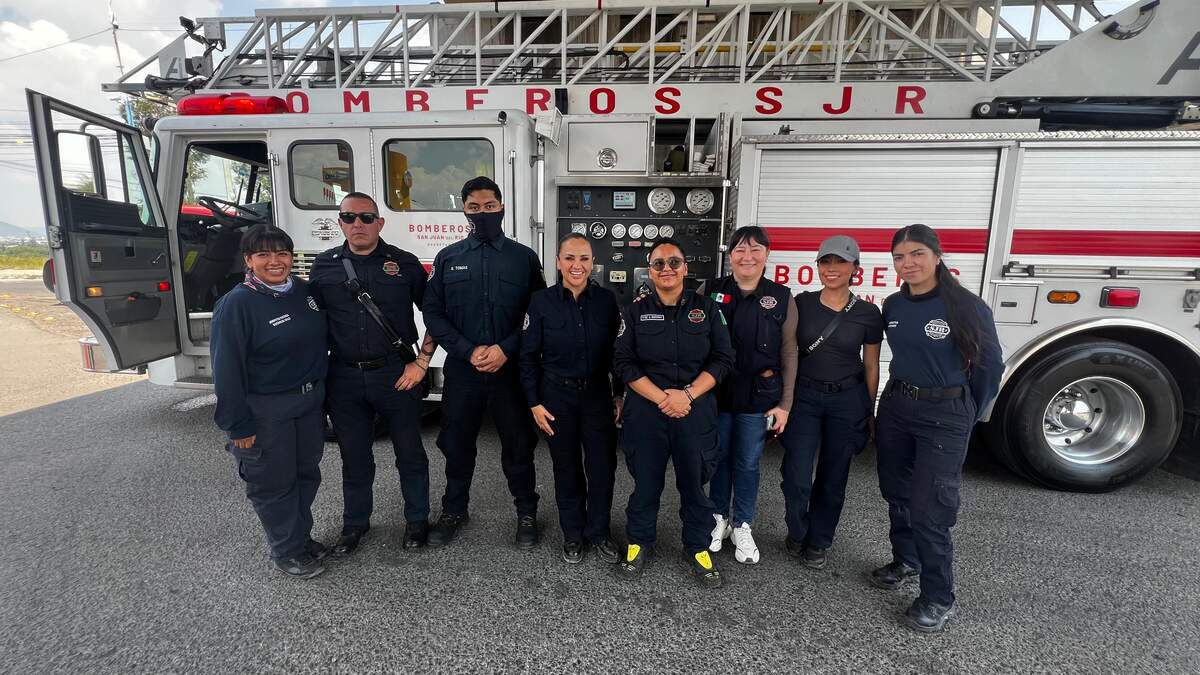 Mantiene Bomberos de San Juan del Río tradición de acompañamiento a peregrinos