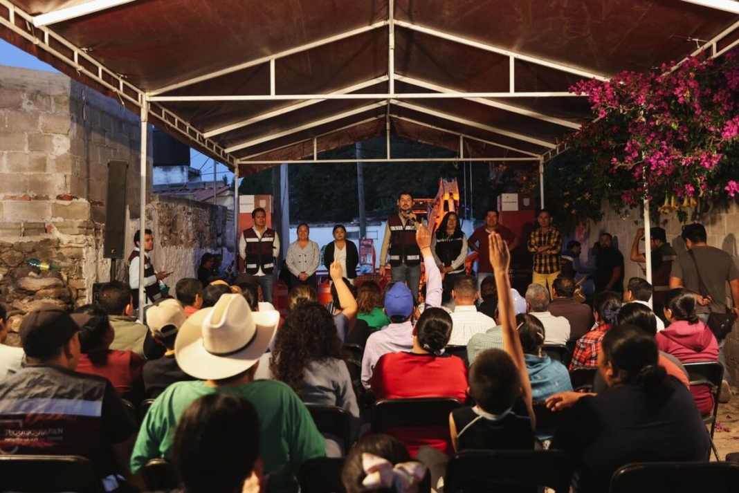 Otro arranque de obra en la comunidad de La Laja: Inicia rehabilitación de la calle 25 de diciembre