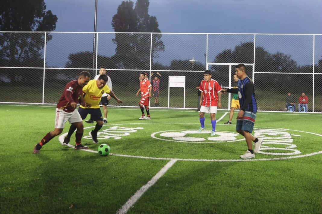 SEDATU y gobierno de Tequisquiapan inauguran cancha de futbol 5 en la comunidad de La Fuente