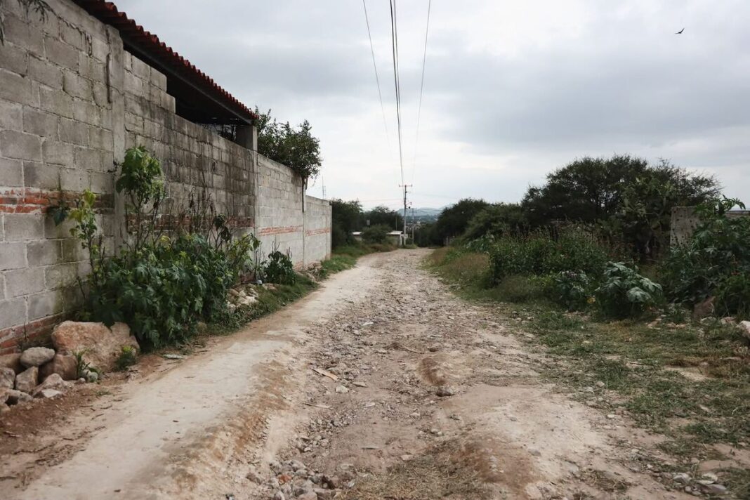 Pavimento nuevo para Santillan, Tequisquiapan 3 calles de la comunidad serán rehabilitadas con recurso municipal
