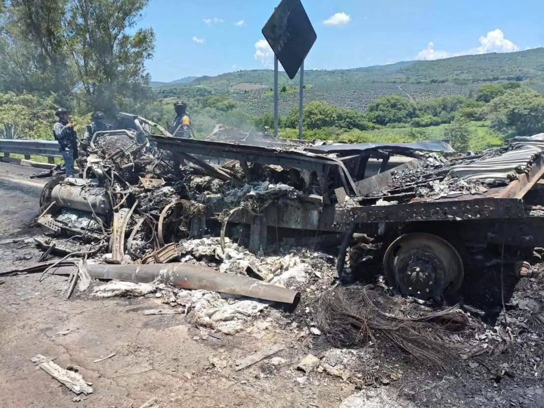 Tráiler sin frenos deja 10 muertos y 13 heridos en la autopista Guadalajara-Tepic