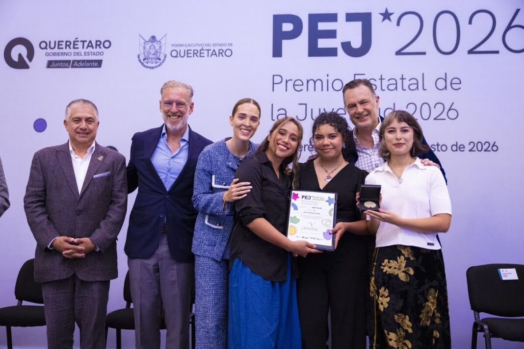 Gobierno de Querétaro premia a 11 jóvenes con el Premio Estatal de la Juventud