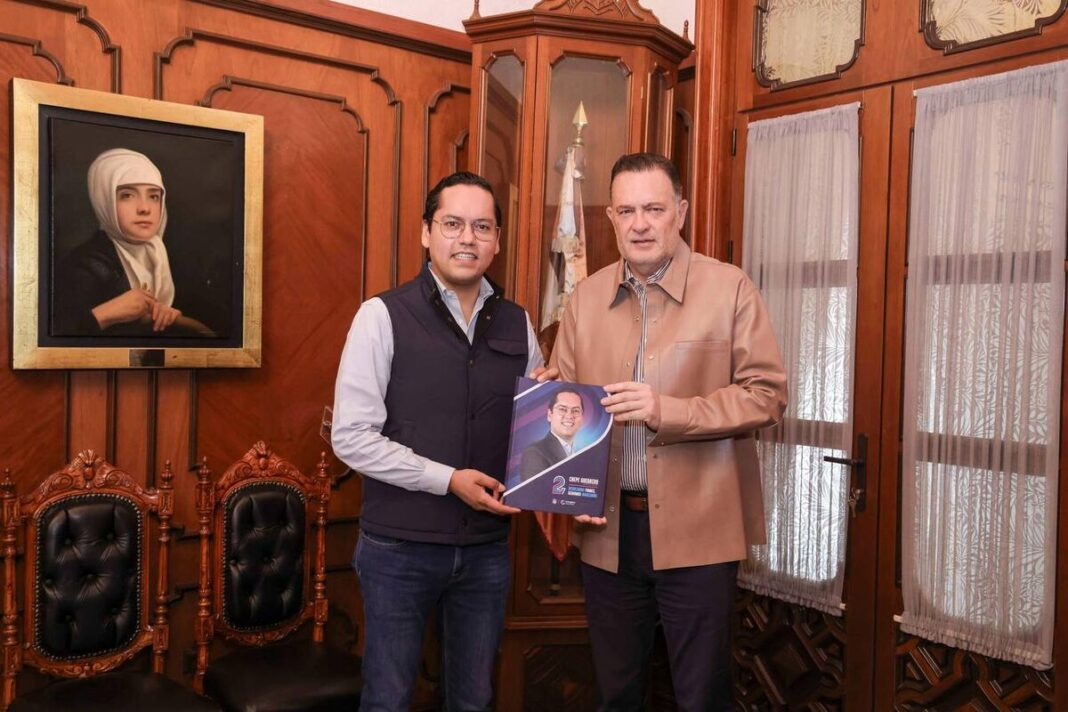 Chepe Guerrero entrega su segundo informe de resultados al gobernador Kuri