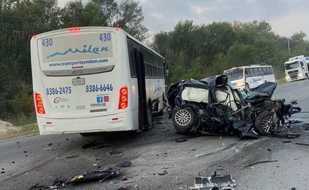 Choque múltiple en Pesquería deja tres muertos