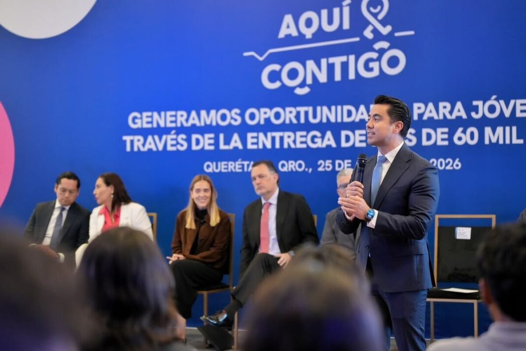 Convenio abre 60 mil becas gratuitas en tecnología para jóvenes de Querétaro