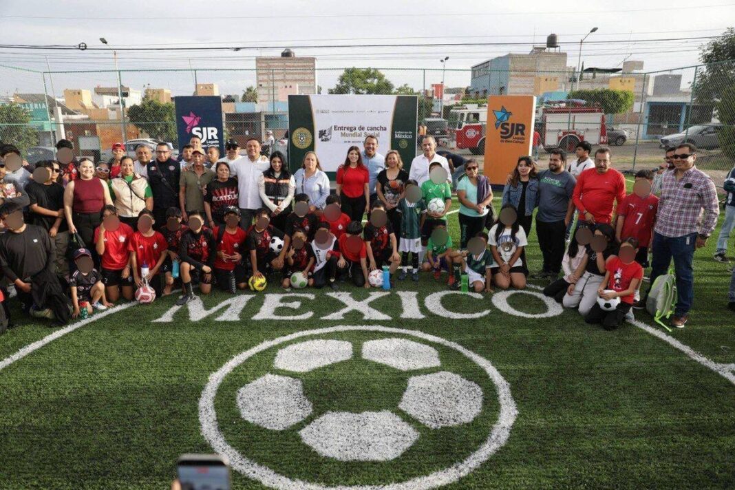 Entregan cancha de futbol 5 en Parque de Praderas del Sol