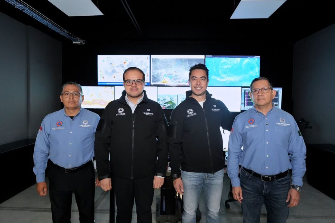 Felifer Macías supervisa monitoreo meteorológico y pide precauciones por lluvias