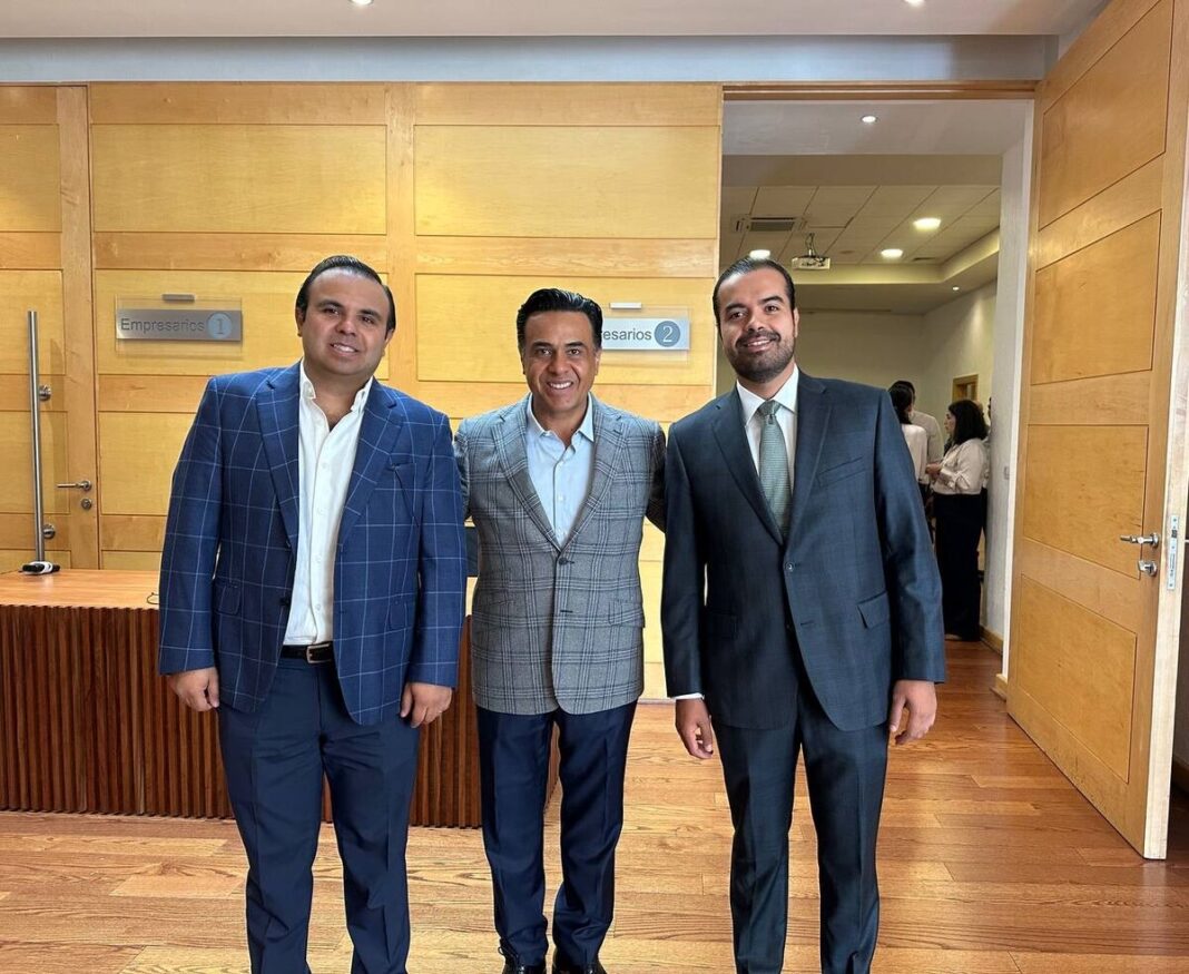 Luis Nava presenta prioridades de política social a industriales de Querétaro