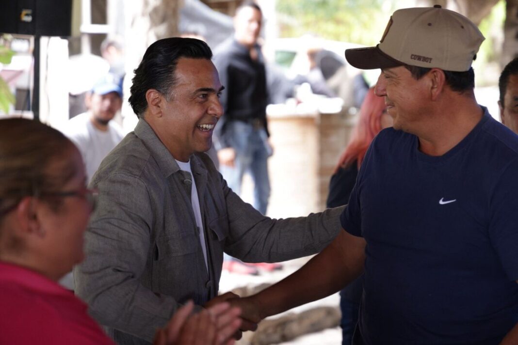 Luis Nava se reúne con 200 vocales del programa alimentario en Ezequiel Montes