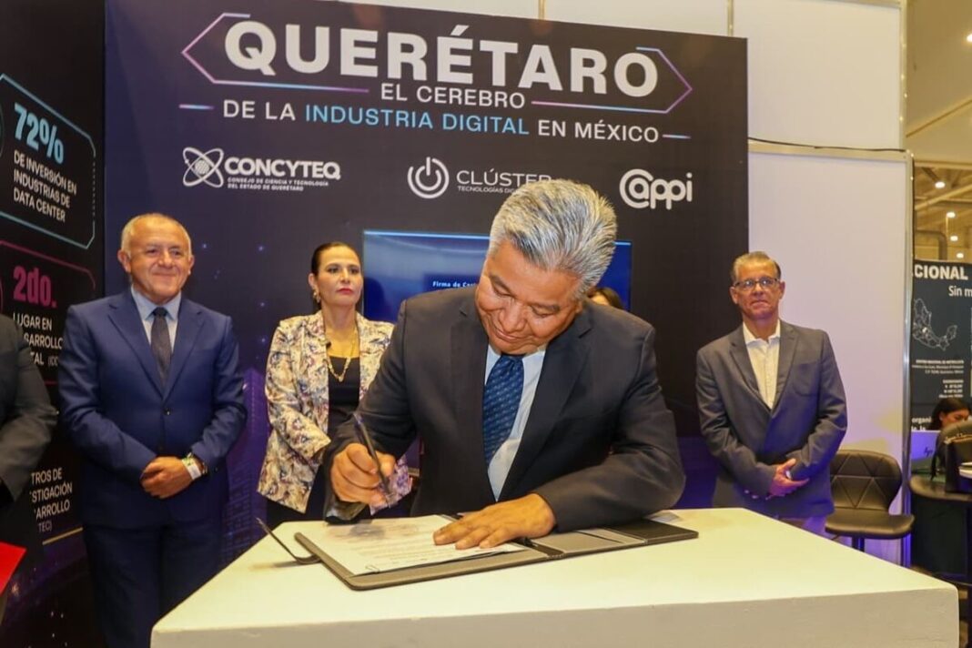 Martha Soto encabeza alianza para mil becas en Querétaro con Santander