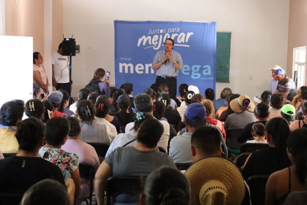 Memo Vega recorre comunidades de su distrito para presentar su informe