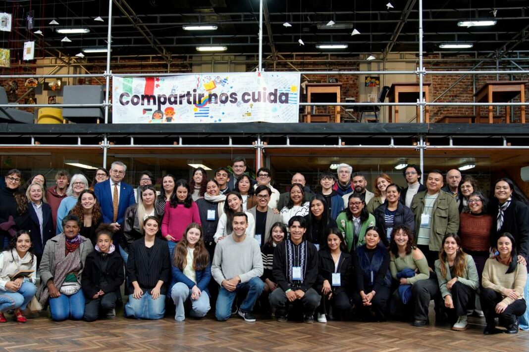 13 jóvenes de Querétaro concluyen intercambio binacional con Uruguay sobre salud mental