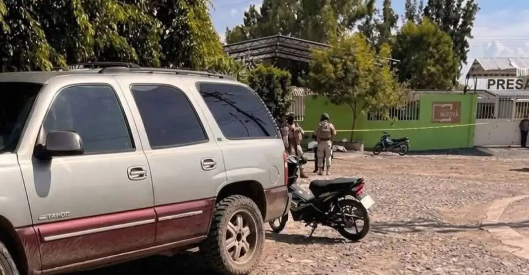 Ataque armado deja al menos tres muertos en campo de béisbol de Valle de Santiago