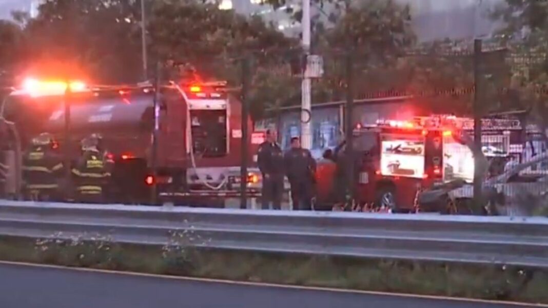 Choque e incendio en la autopista México-Toluca deja dos muertos