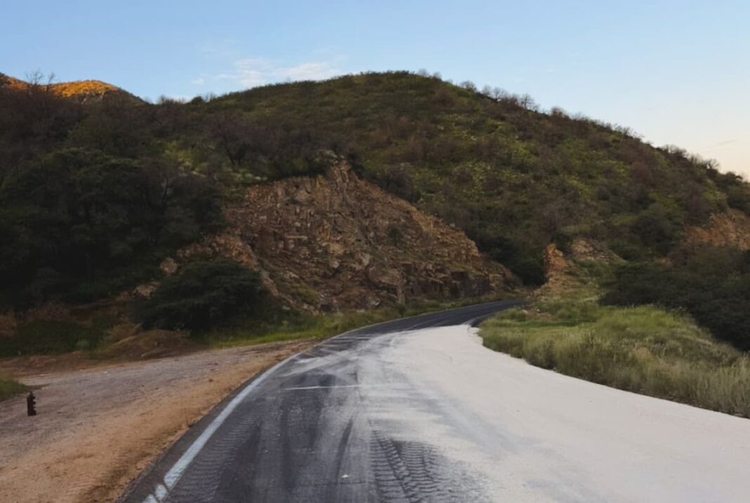 Derrame de 12 mil litros de ácido sulfúrico en carretera de Sonora
