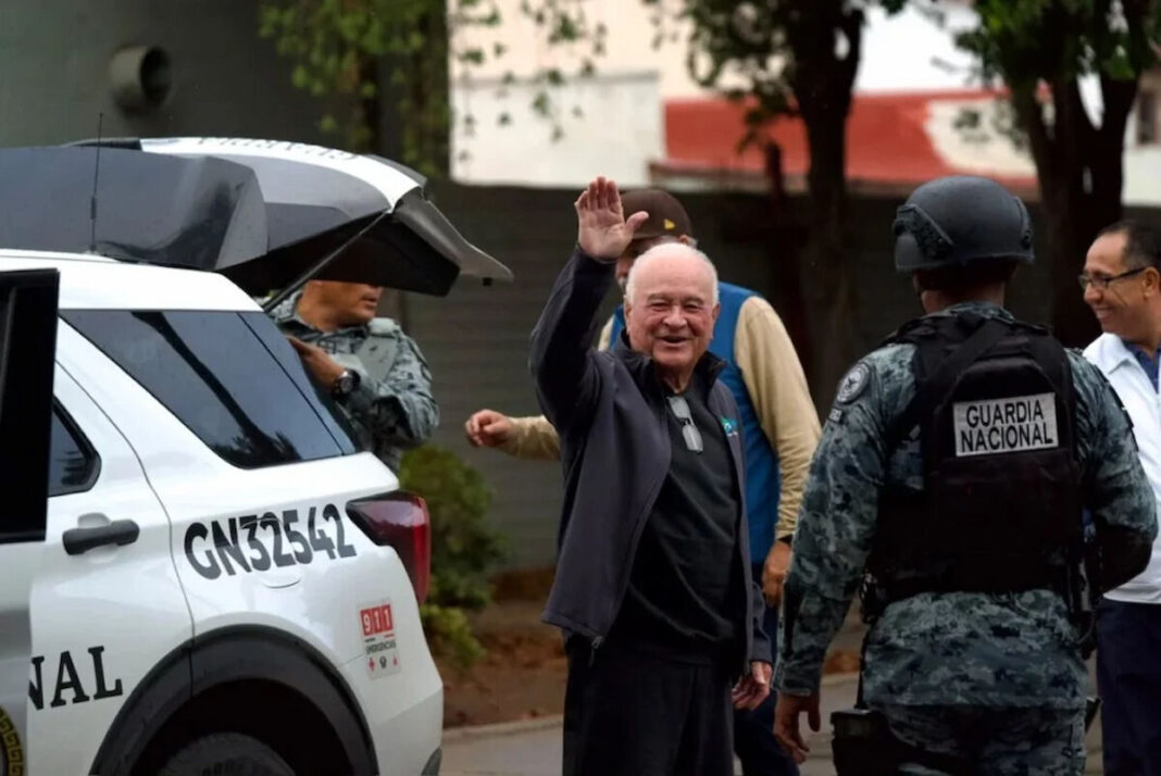 Ernesto Ruffo llega a Ensenada para cumplir prisión domiciliaria