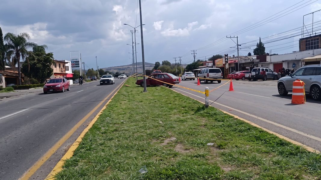 Fallece adulto mayor mientras conducía sobre la carretera federal 120 en Tequisquiapan