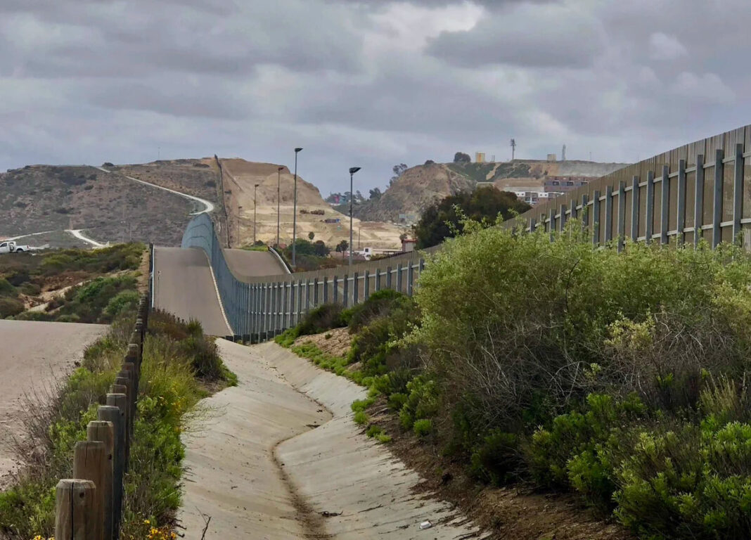México y Estados Unidos despliegan operación antidrones en la frontera Tijuana-San Diego
