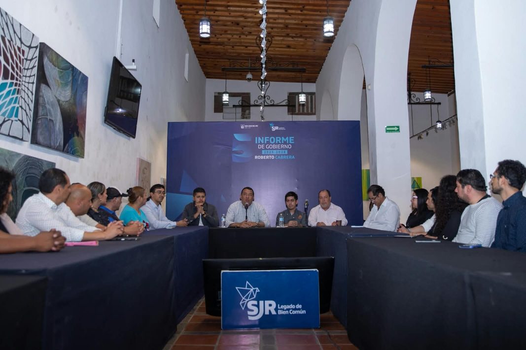 Roberto Cabrera comparte con restauranteros detalles de su Quinto Informe de Gobierno