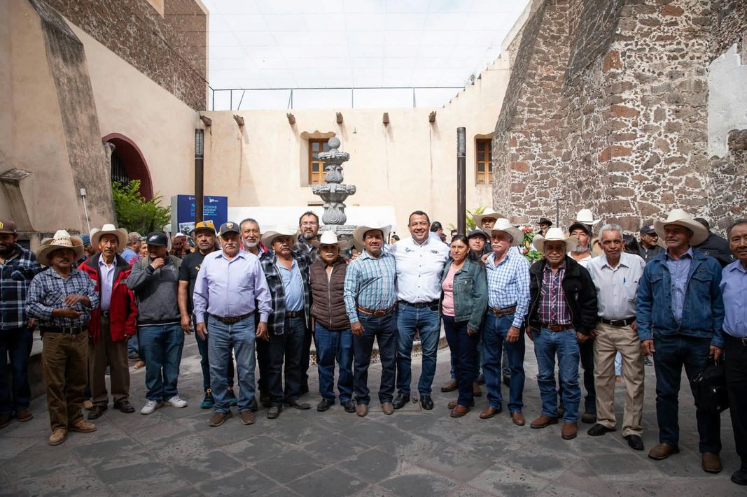 Roberto Cabrera destaca acciones a favor del campo en su Quinto Informe de Gobierno