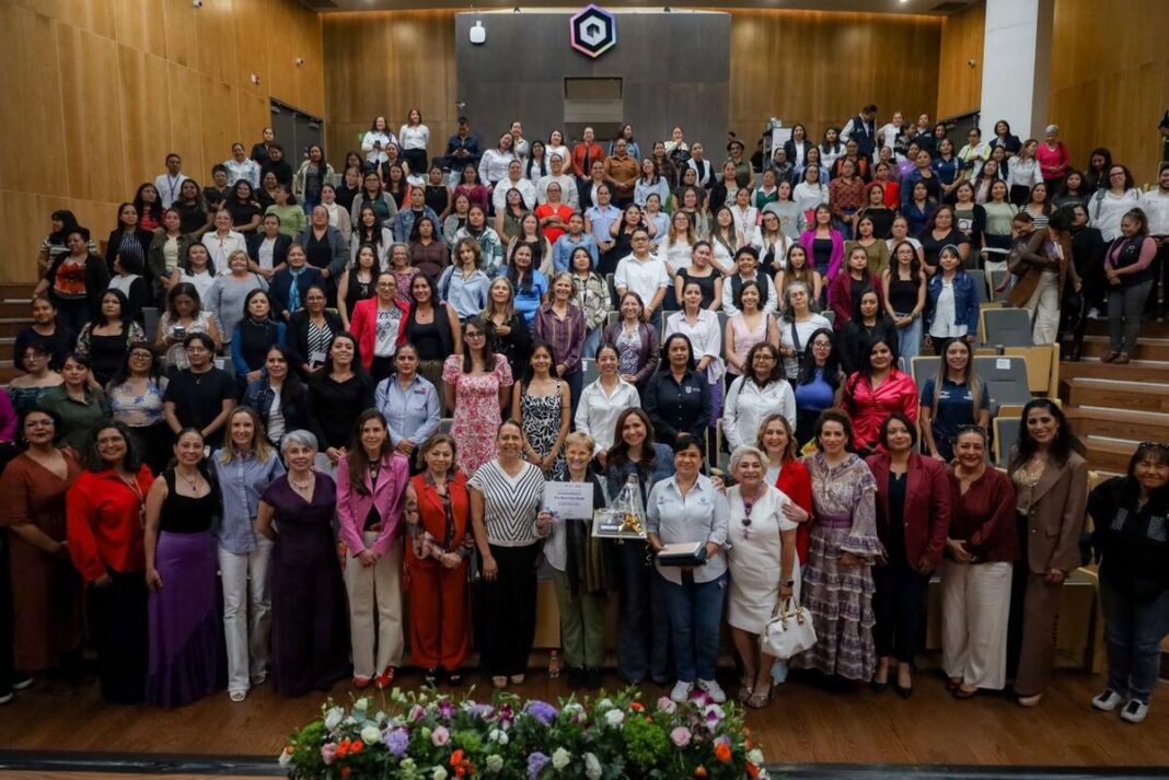 Rosa Cobo Bedía expone condiciones para igualdad en políticas públicas de Querétaro