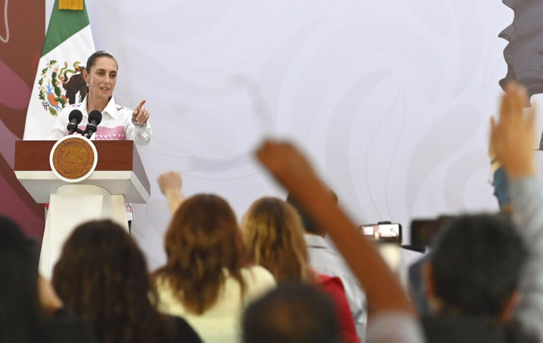 Sheinbaum condena amenazas del senador Salazar contra el periodista Enrique Acevedo