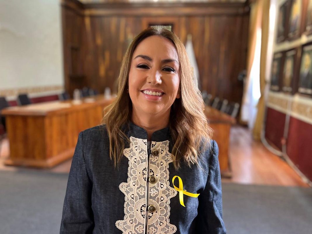 Vania Camacho permanece independiente en el Cabildo de San Juan del Río