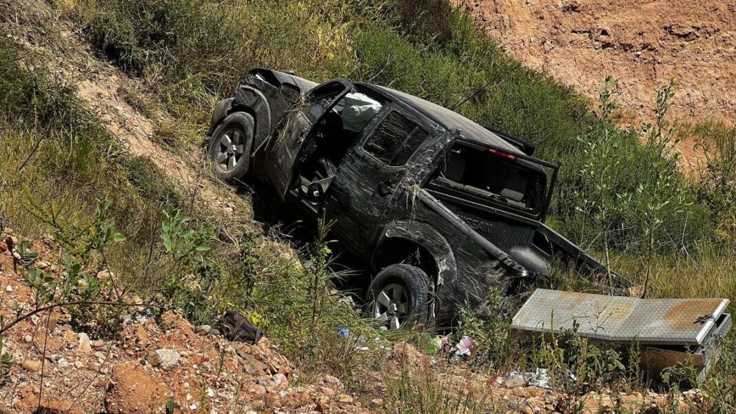 Camioneta cae a mina en La Valla; hay un lesionado