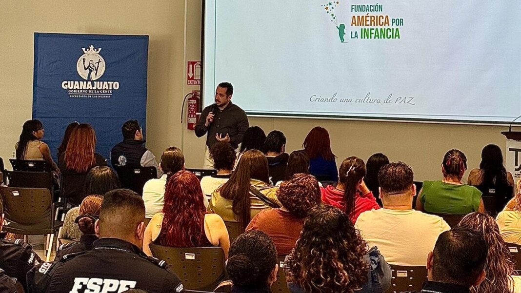 Capacitan a 150 servidores públicos de Guanajuato en atención a infancias con trauma por violencia
