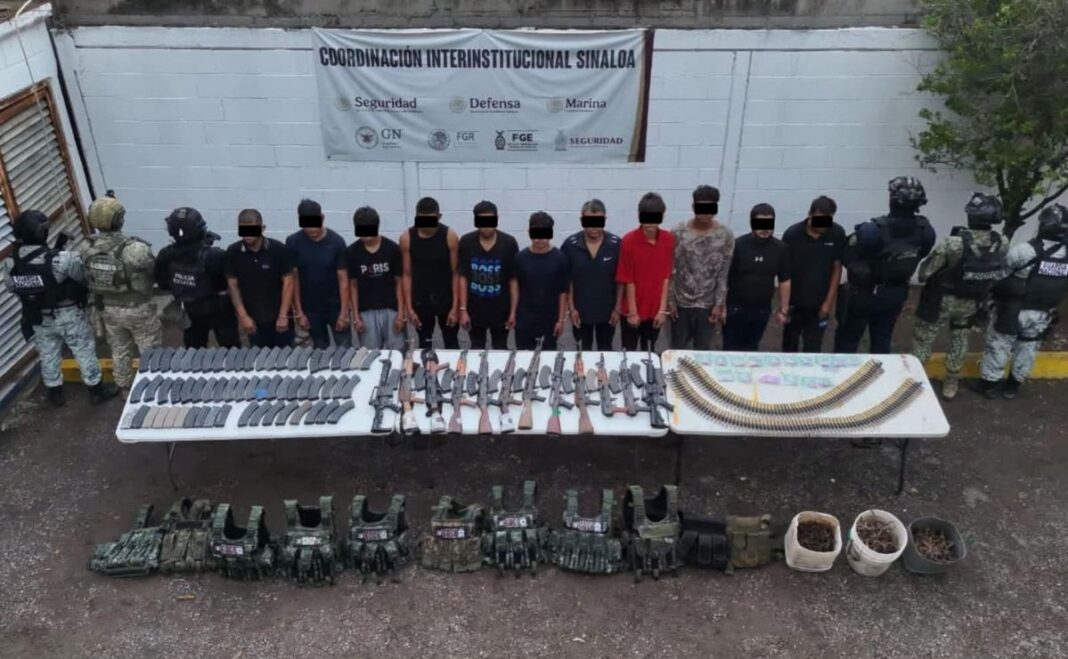 Detienen a 11 presuntos integrantes de Los Chapitos en Escuinapa