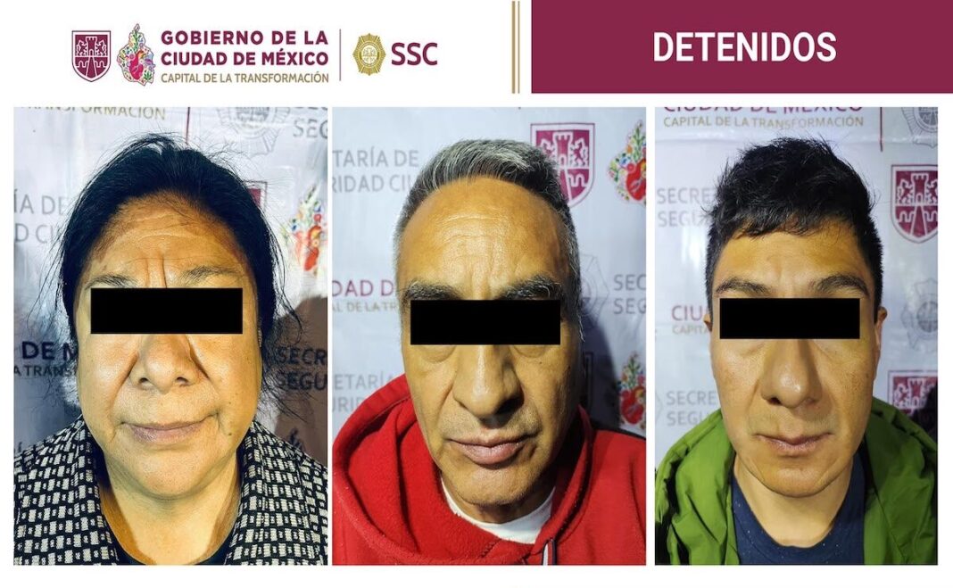 Detienen a tres personas y aseguran armas y drogas en cateos en Iztapalapa