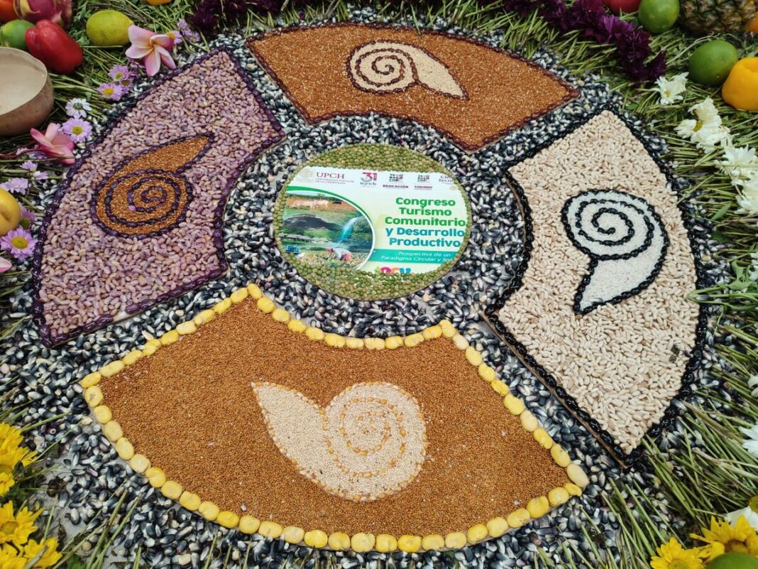 Docente de UT San Juan expone marca destino de Jalpan de Serra en congreso