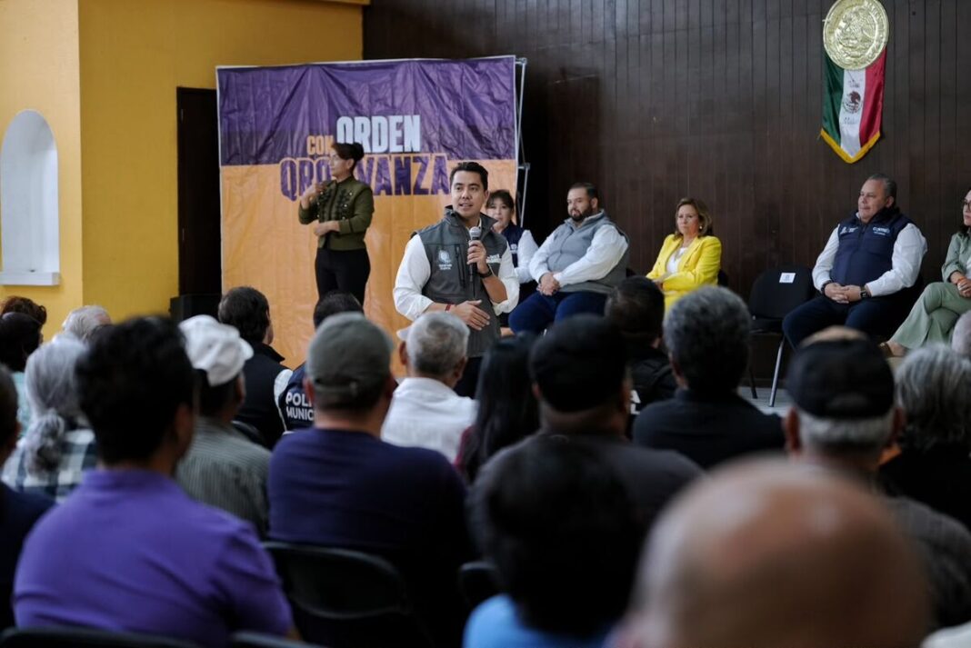 Felifer Macías convive con 350 adultos mayores y dialoga con taxistas