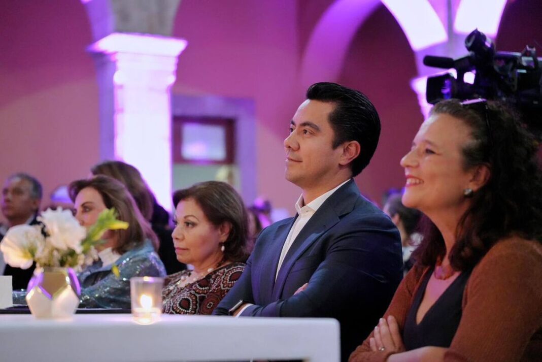 Felifer Macías inaugura el Hay Festival Querétaro y anuncia nueva edición