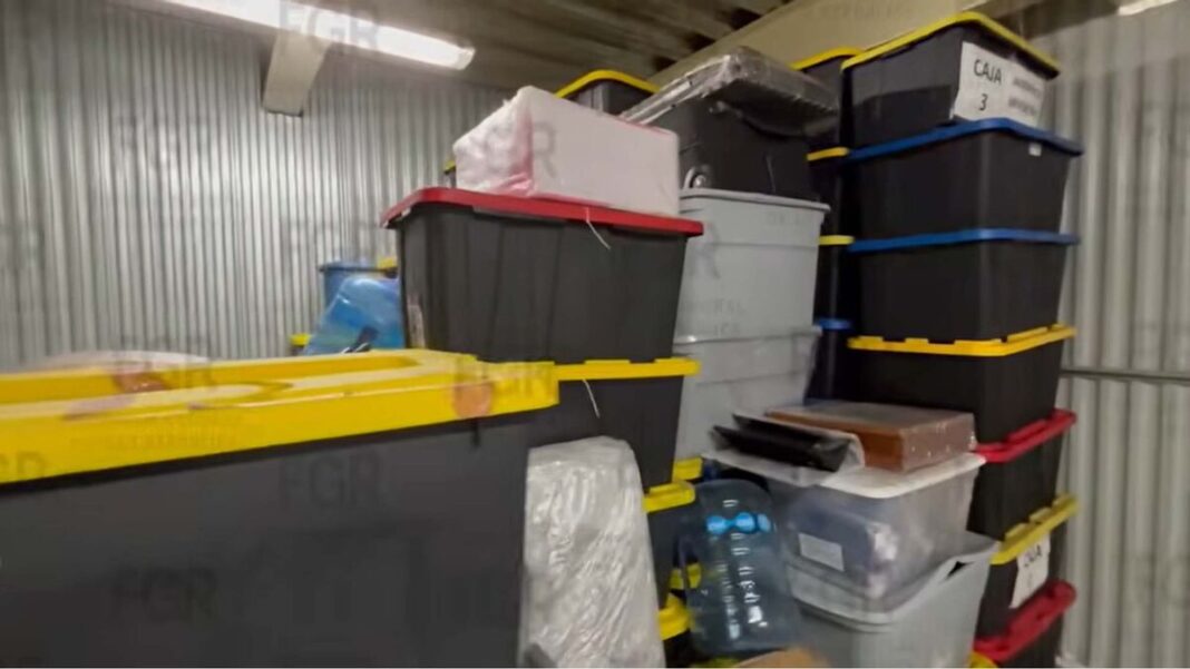 FGR halla armas y documentos clasificados en bodega ligada a Farías Laguna