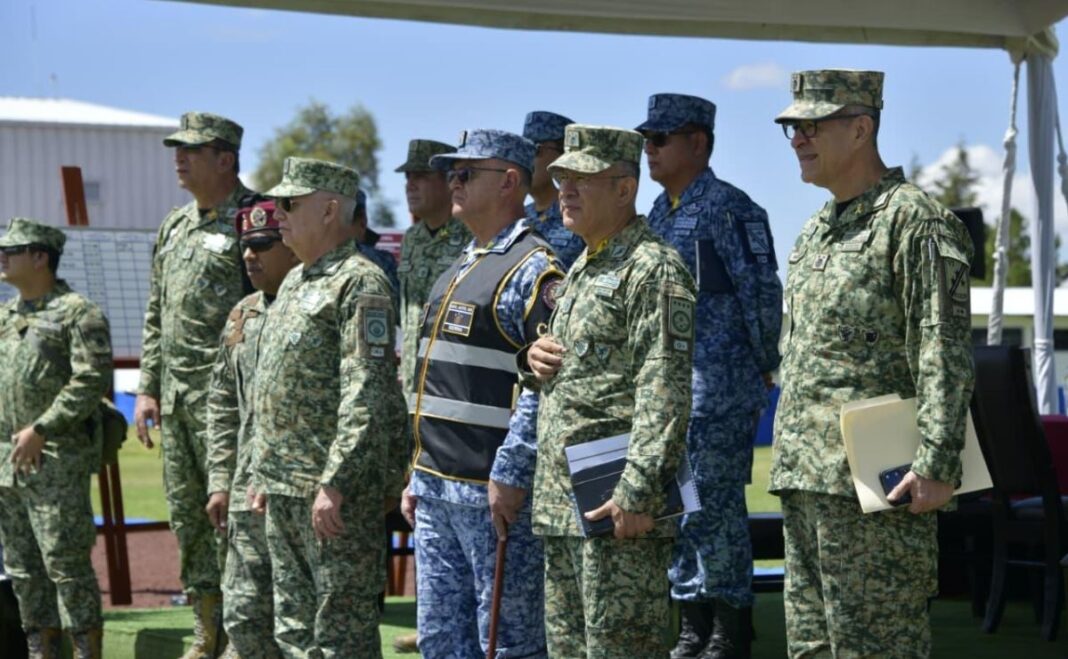 General Trevilla encabeza revista de 99 aeronaves para el desfile del 16 de septiembre