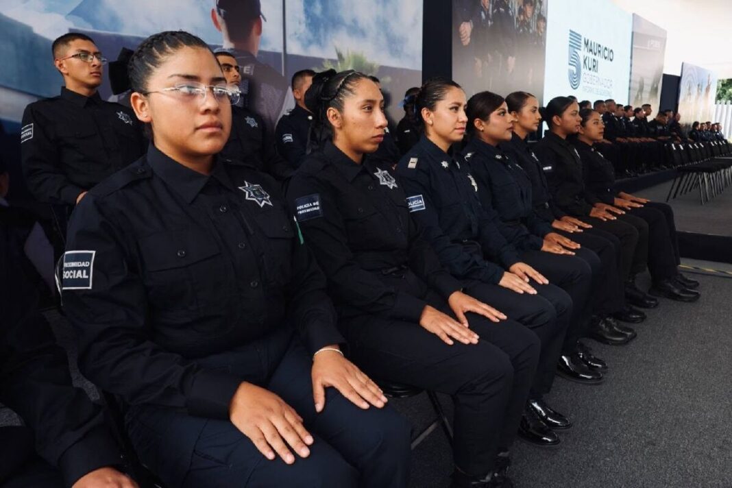 Gradúan 41 nuevos elementos de la carrera policial en Querétaro