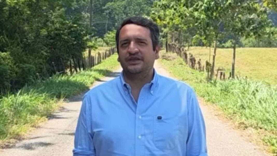 López Beltrán responde a críticas por reunión en la Condesa y no explica el motivo