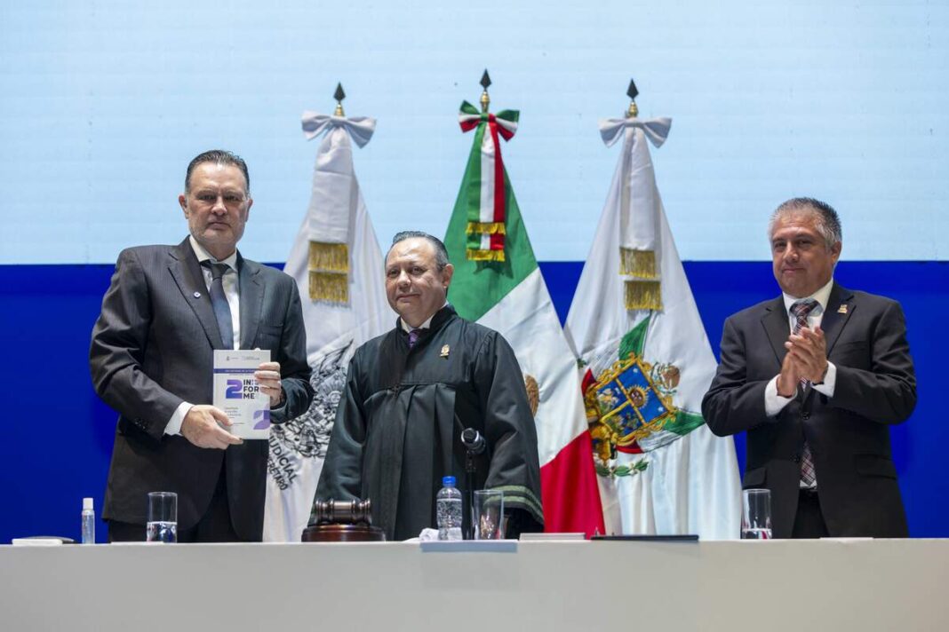 Mauricio Kuri González recibe informe de justicia en Querétaro