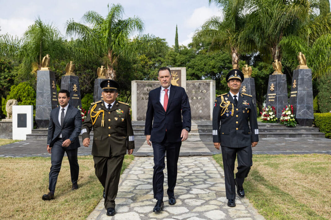 Mauricio Kuri preside conmemoración por 179 aniversario de los Niños Héroes en Querétaro