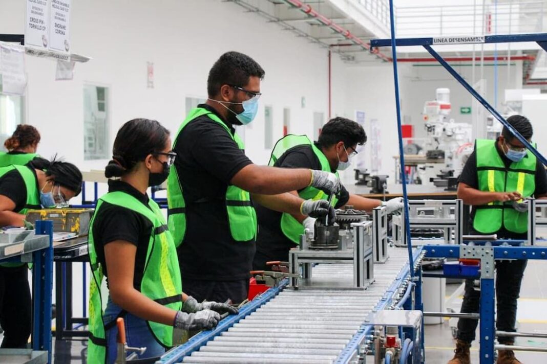 Salario mínimo crece 154 por ciento y se reduce la jornada laboral