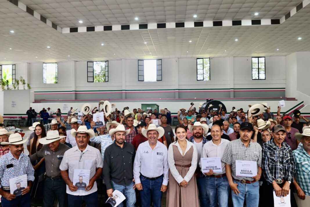 SEDEA entrega 33 toneladas de semilla forrajera en cuatro municipios de la Sierra